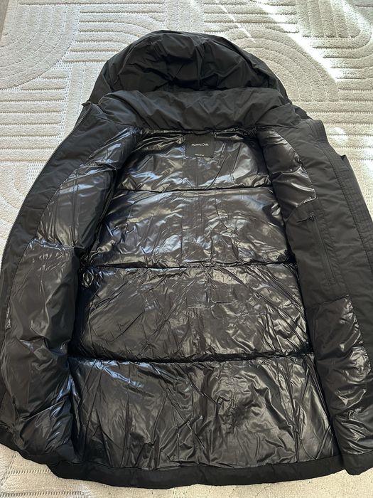 Чорний пуховик Massimo Dutti