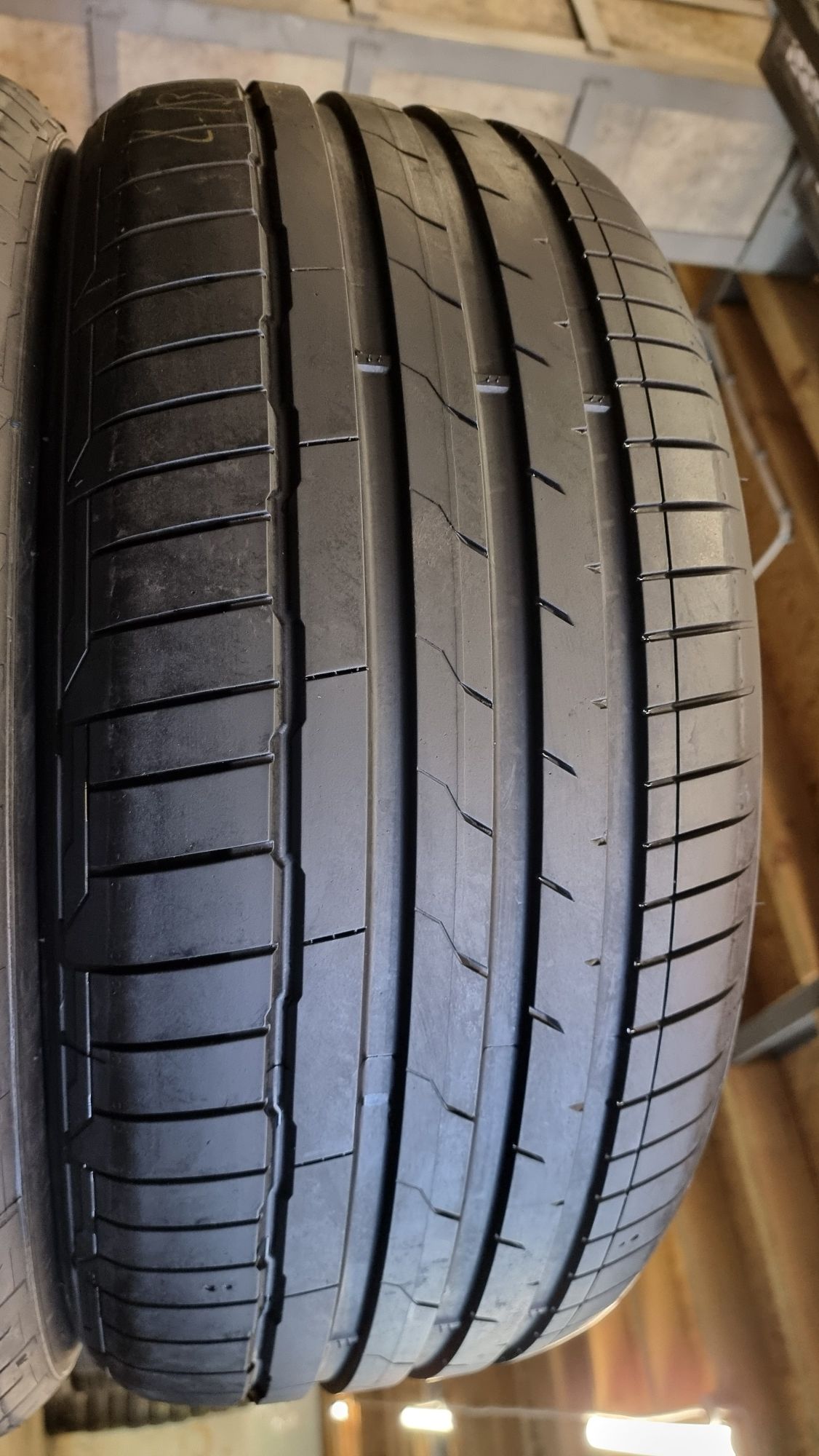 Шини літні 255х50хR19 Hankook Ventus S1 Evo3 / 90- 95% Протектор