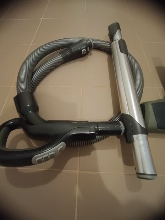 _._ Odkurzacz  Electrolux Ultrasilencer, AEG-wąż, rura, turboszczotka