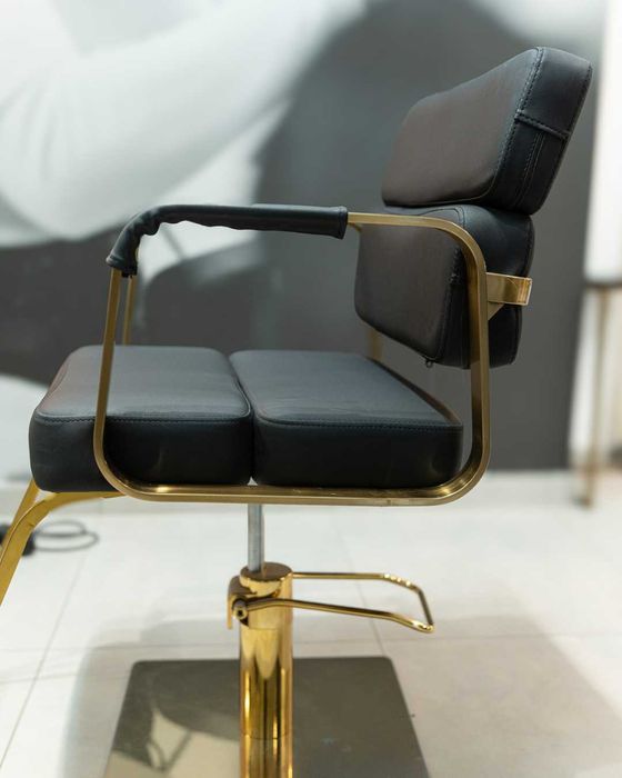 Fotel fryzjerski czarno złoty Gabbiano Porto