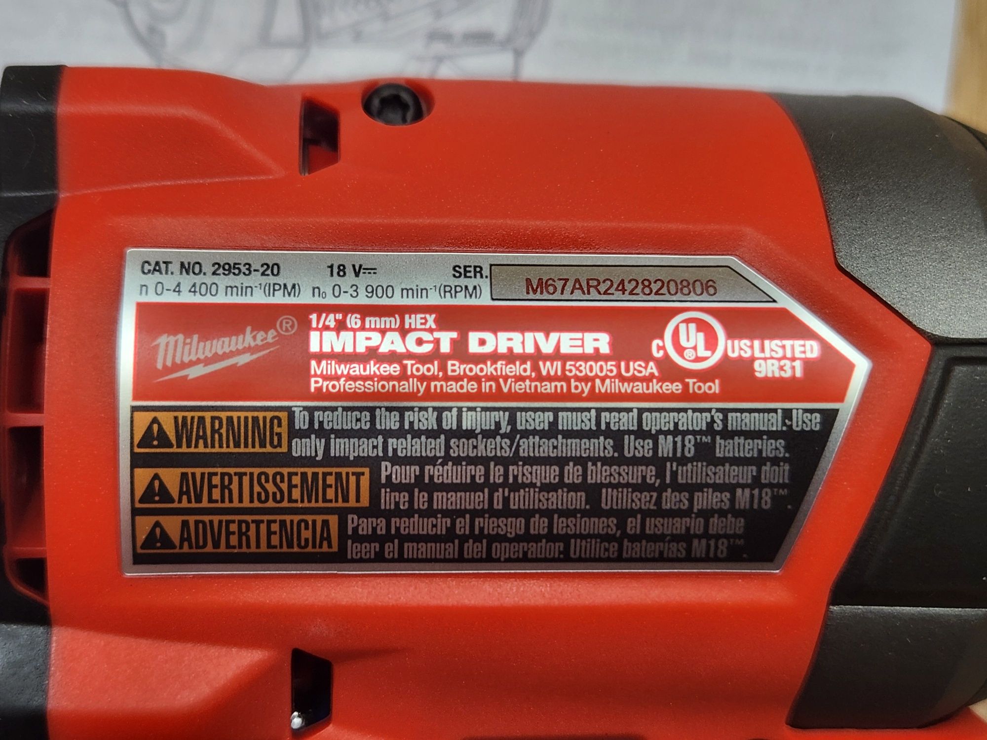 Бесщеточный ударный шуруповерт гайковерт импакт Milwaukee 2953-20 M18