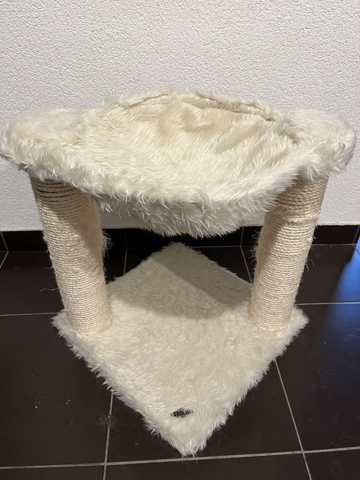 Кігтеточка з лежанкою для кота