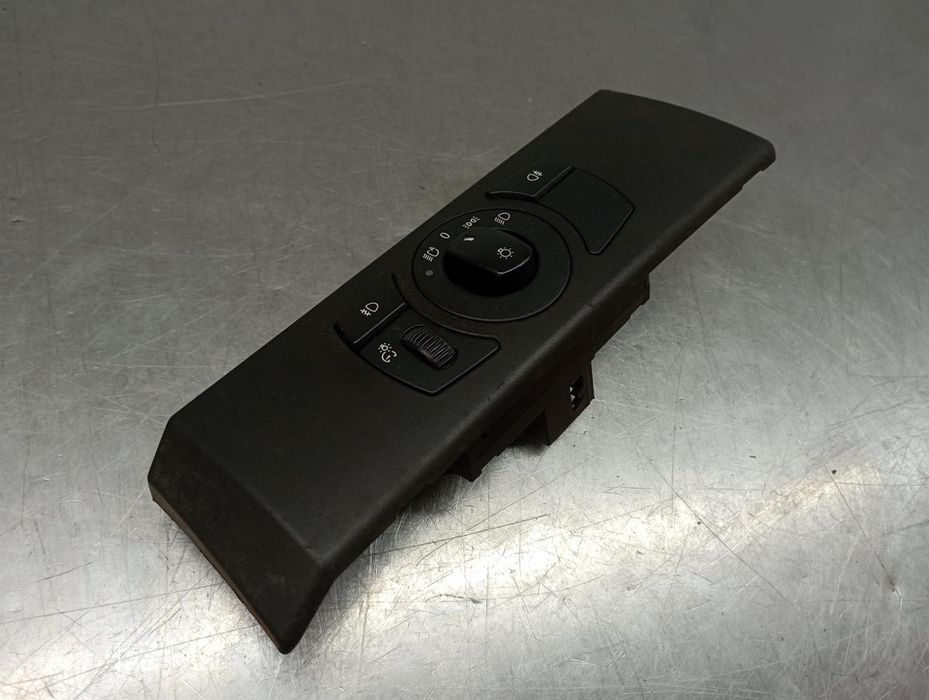 Botão / interruptor de luzes BMW 5 (E60)