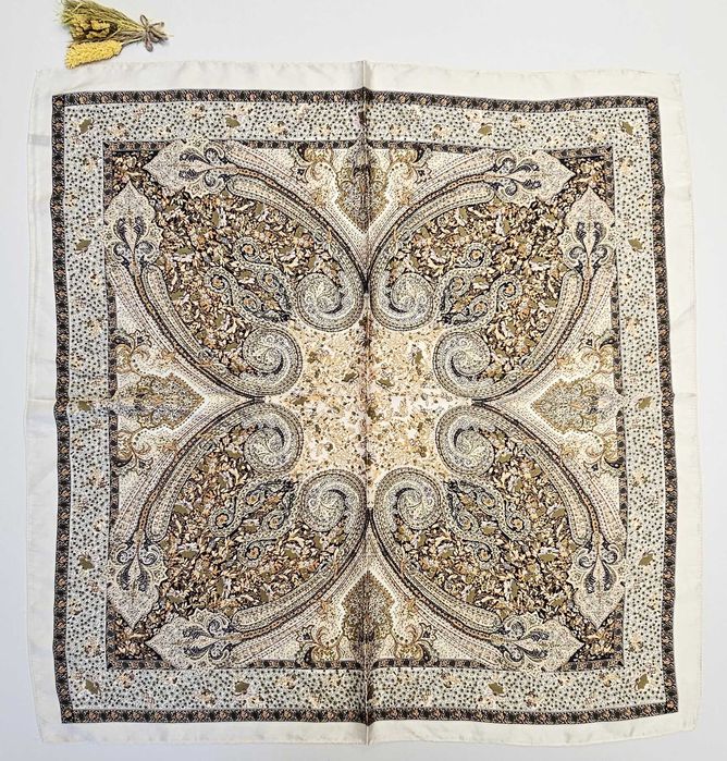 Beżowo złota apaszka chusta na szyję w orientalny wzór viral vintage