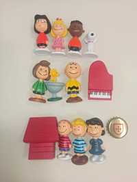 12 bonecos de Desenhos Charlie Brown e Snoopy