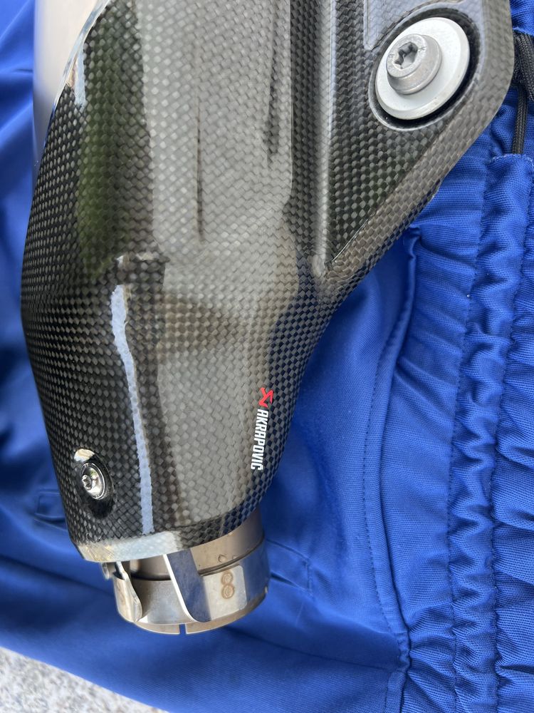 Ponteira Akrapovic Titanium MT-10/R1 gravada a laser para MT-10