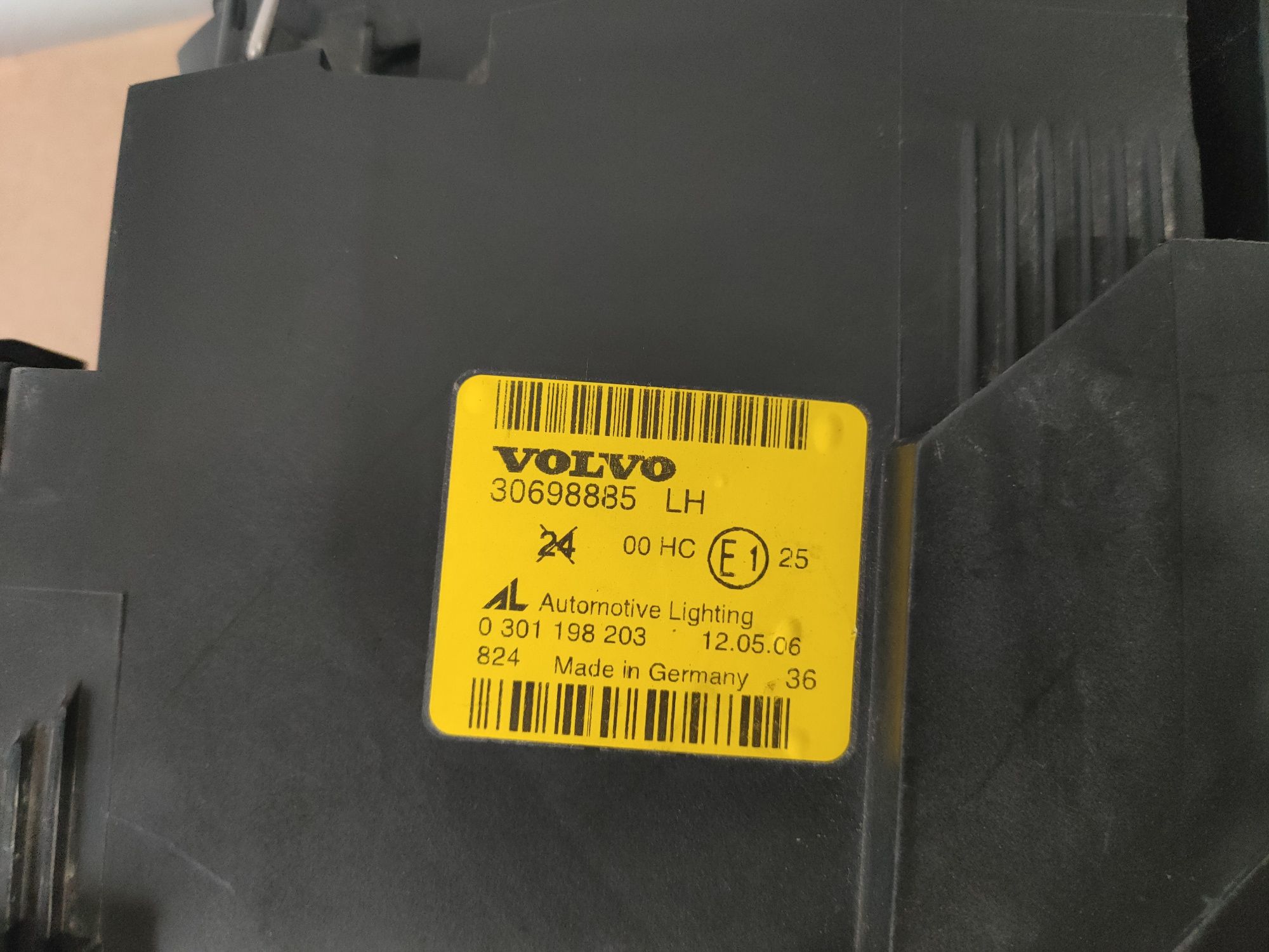 Farol Esquerdo VOLVO V50 (545) 1.6