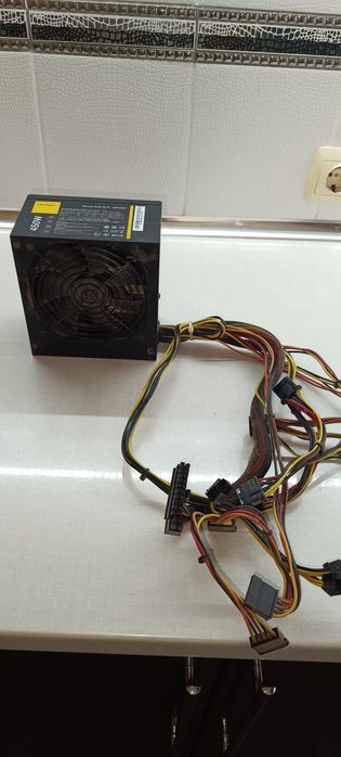 Блок питания компьютера Antec 450W