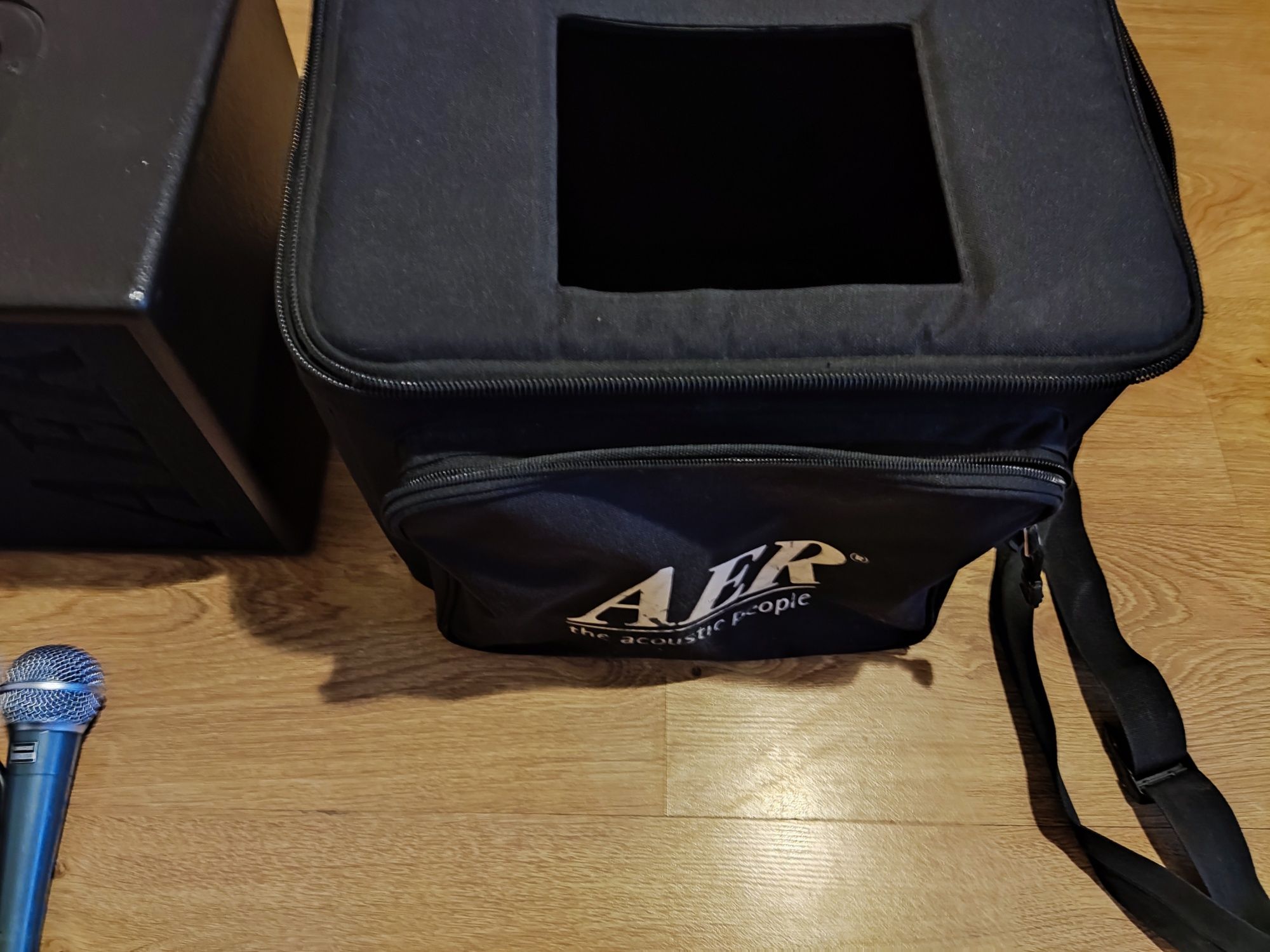 AER Compact 60 III wzmacniacz do instrumentów akustycznych + mikrofon
