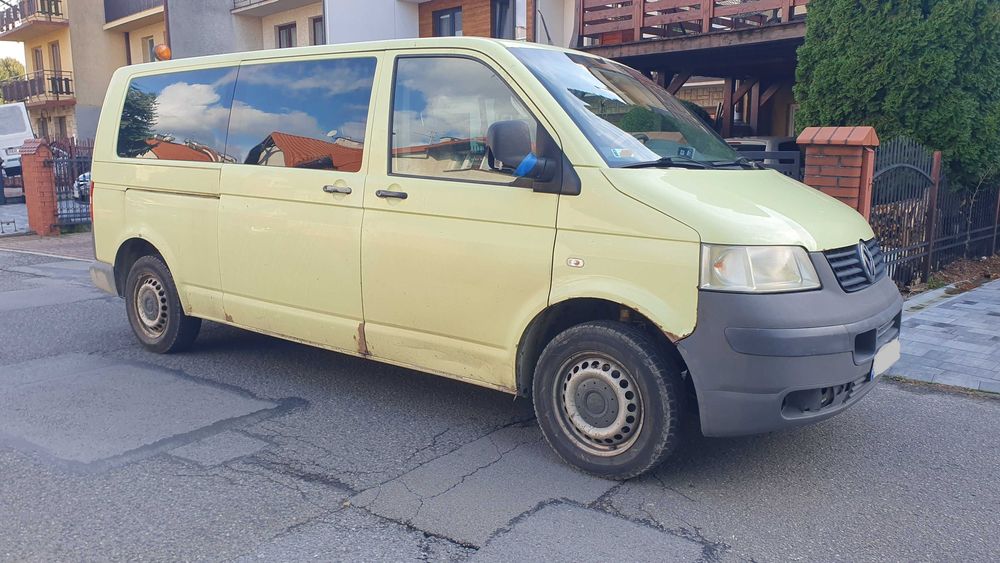 Volkswagen T5 2008r CARAVELLE 9 osobowa LONG Klima