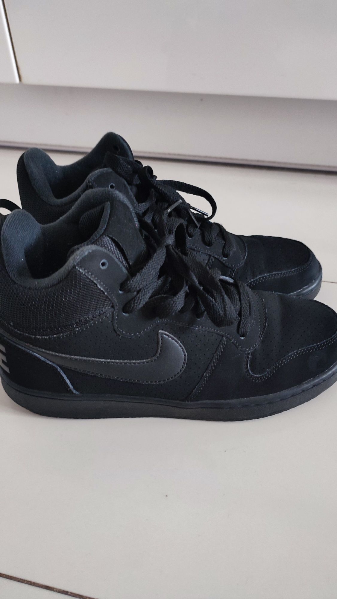 Nike Court Borough Mid rozm 38.5 skóra naturalna zamszowa