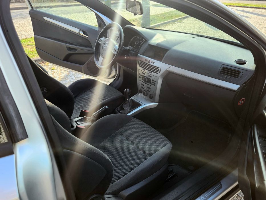 Opel Astra  GTC - Oportunidade