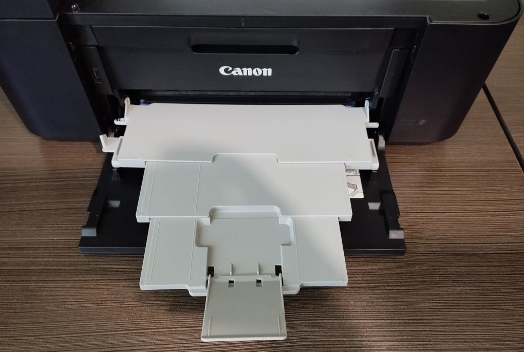 Принтер Canon в хорошем состоянии