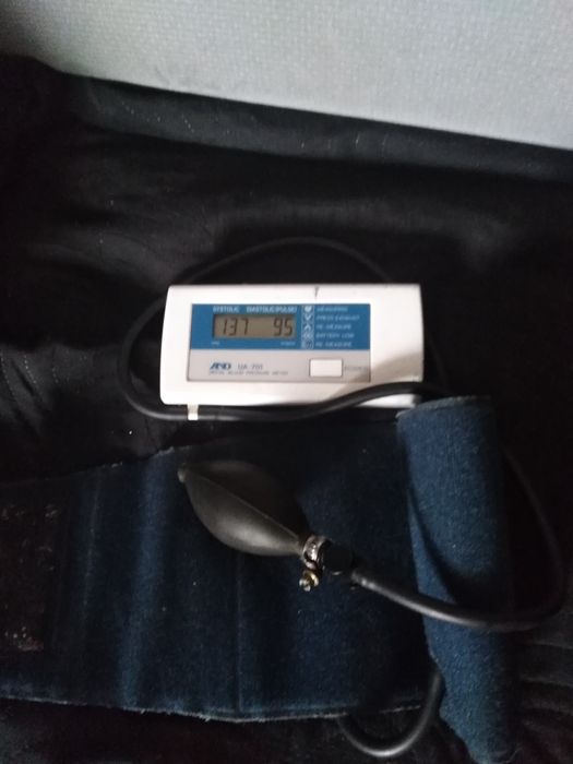 Ciśnieniomierz naramienny AND UA701