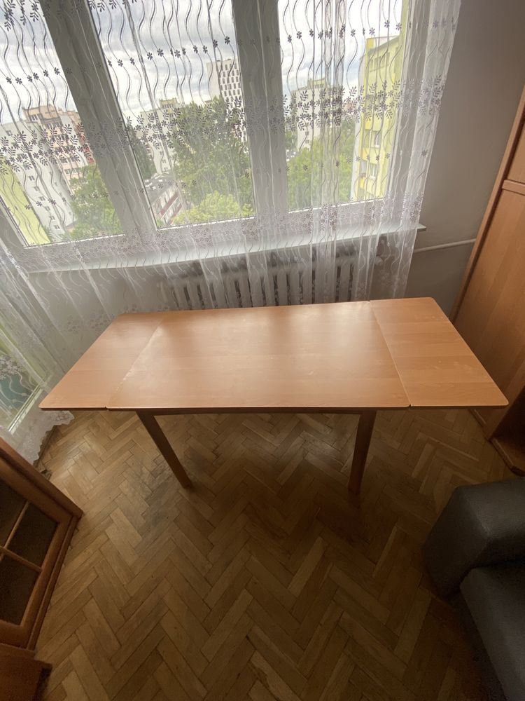 Stoł rozkladany do salonu