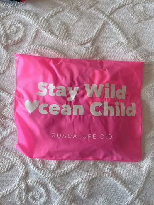 Cueca de bikini rosa choque