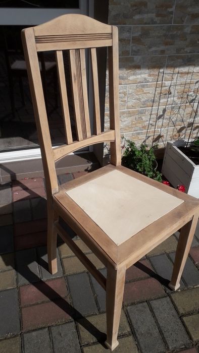 Krzeslo antyk oczyszczone.