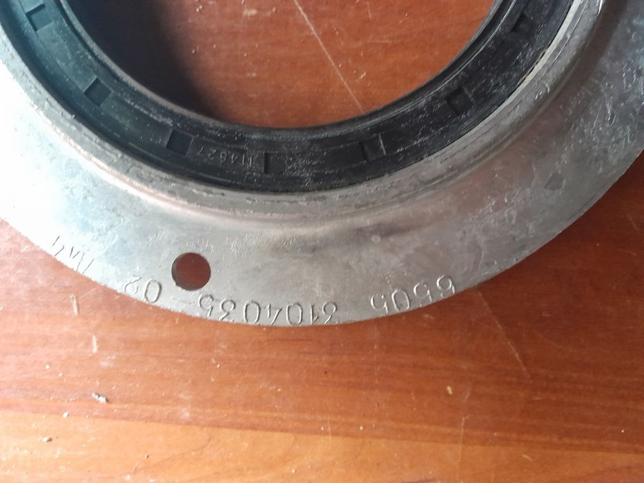 Сальник со стаканом КрАЗ