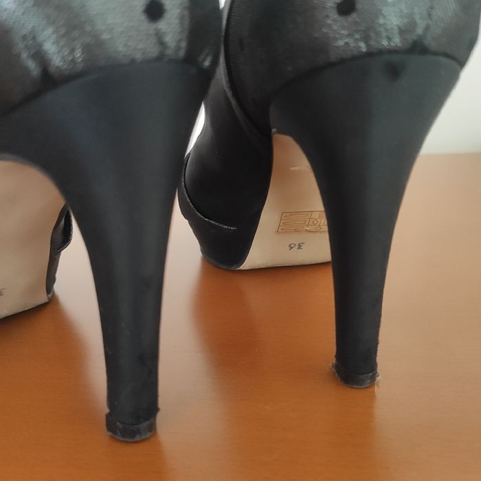 Sapatos pretos clip 36