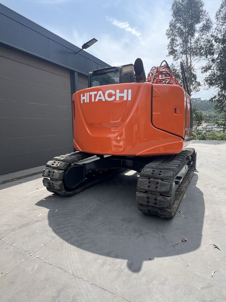 HITACHI 135, 3 baldes com 3700h