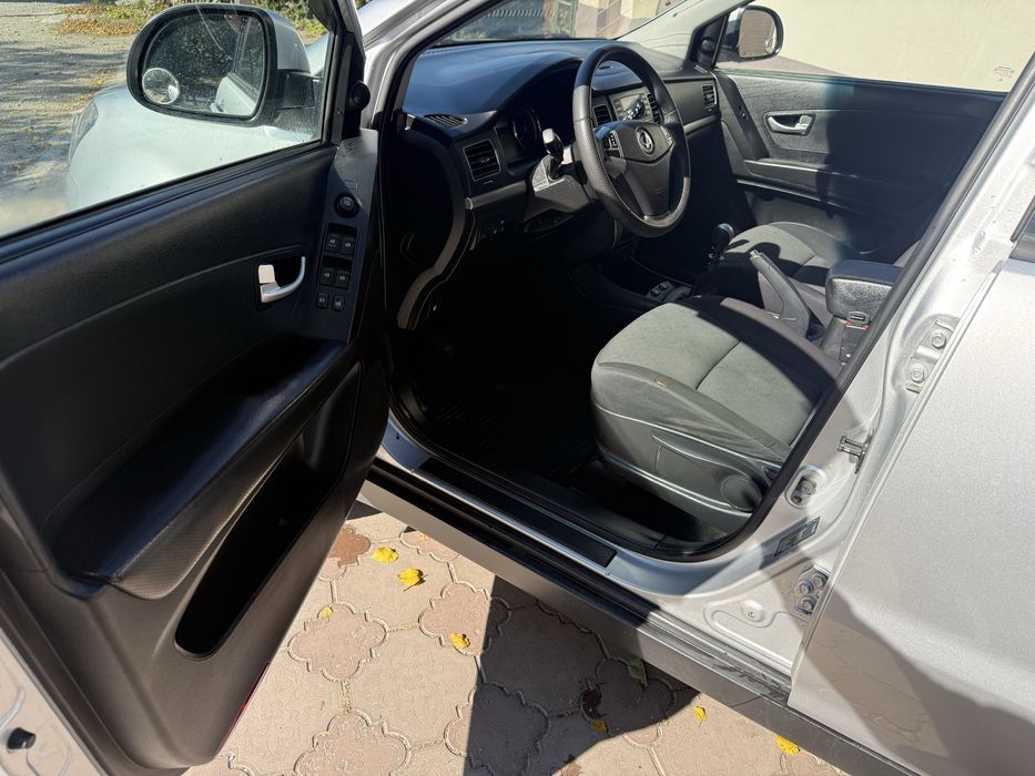 Ssank Yong Korando. 2.0 Дизель. 2011 год