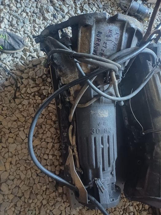 Jeep Cherokee XJskrzynia biegów aw4 kilka sztuk renix mopar