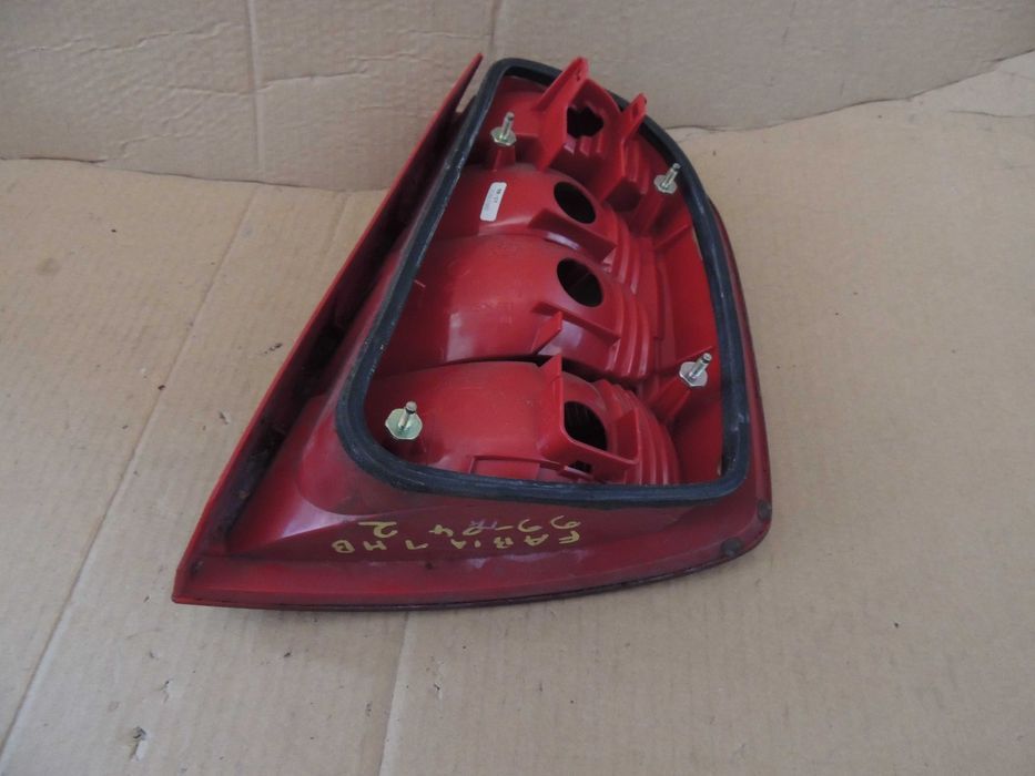Lampa tył tylna lewa europejska Skoda Fabia I 1 99,00,01,02,03,04 HB