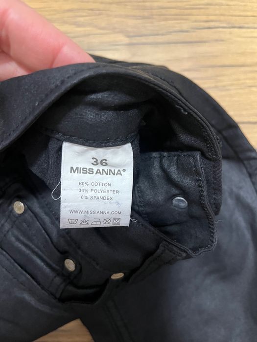 Spodnie woskowane czarne 36