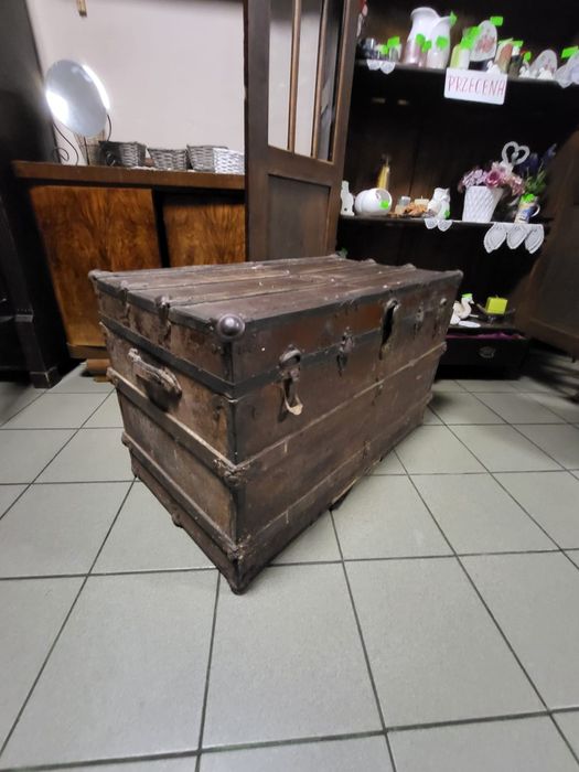 Antyk kufer stan dobry+