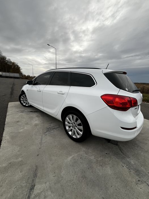 Продам Opel Astra 2011