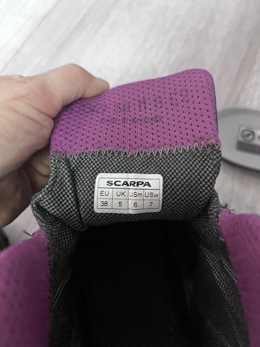 Трекінгові черевики