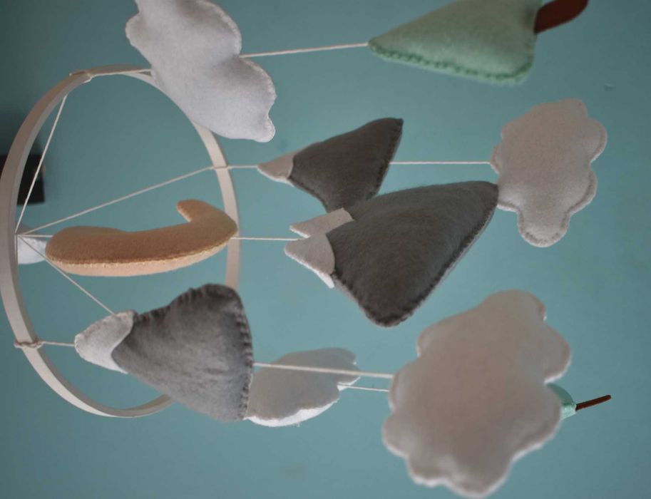 Karuzela Handmade z filcu Góry