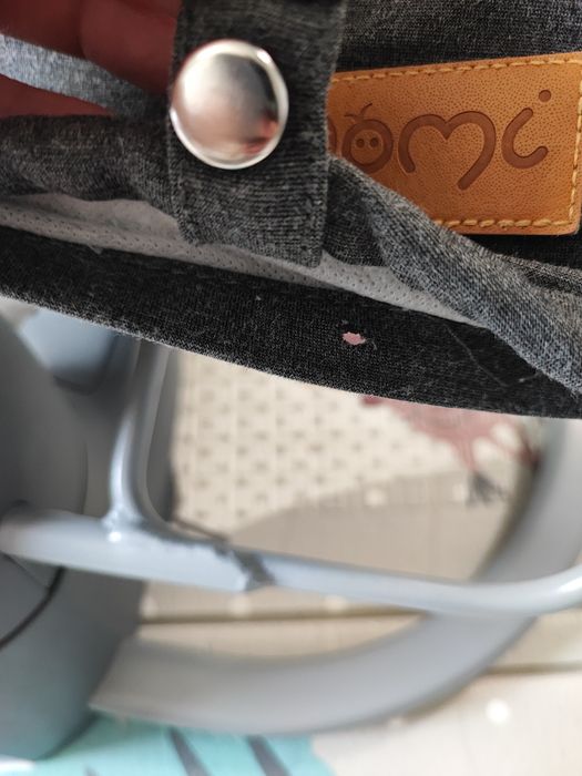 Leżaczek/Bujaczek elektryczny Momi Bess Jasnoszary z pilotem