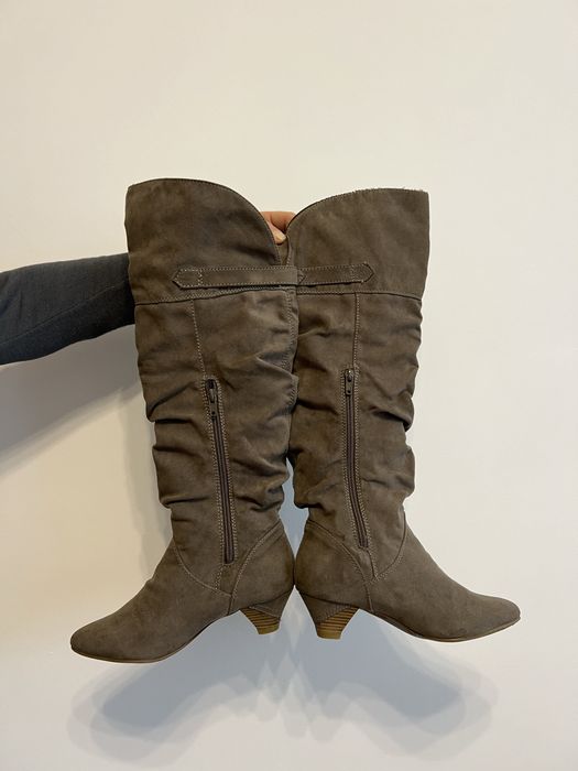 Бежеві чоботи- ботфорти 36 розмір