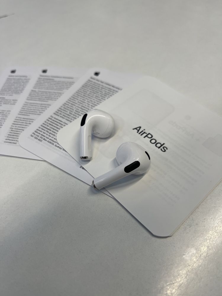 Безпровідні навушники Apple AirPods 3