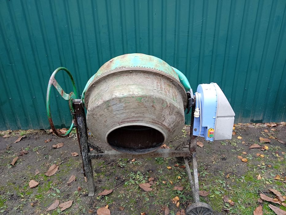 Продам Бетономешалку