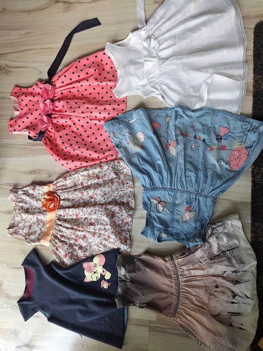 Sprzedam Ubranka  r. 110 po dziewczynce