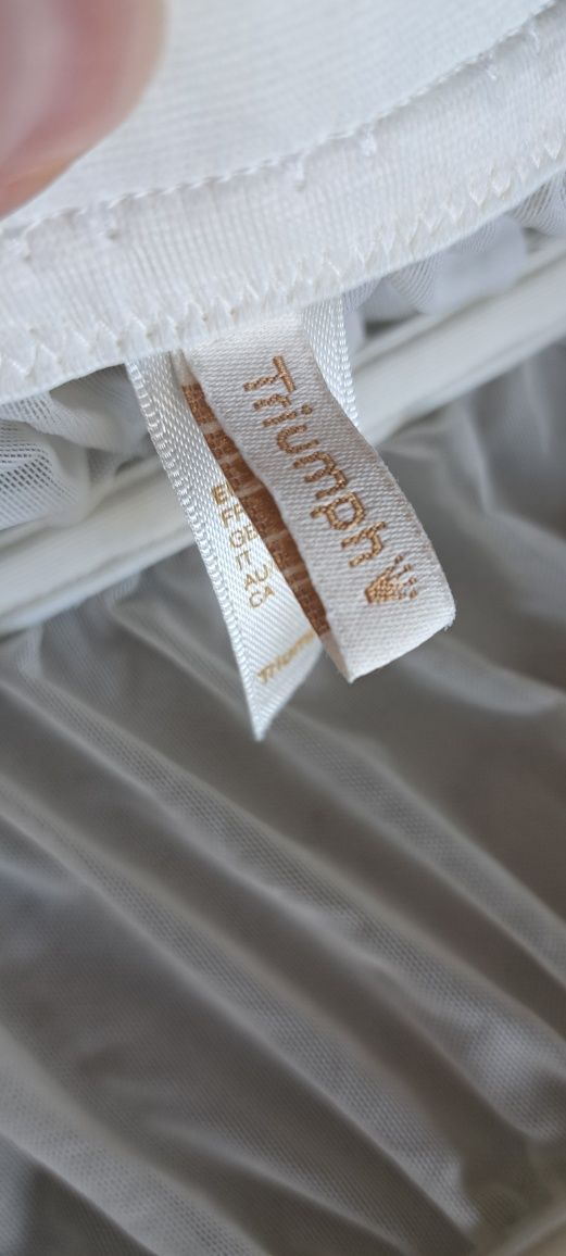 Gorset Tiumph rozmiar 80 B kremowy jak nowy