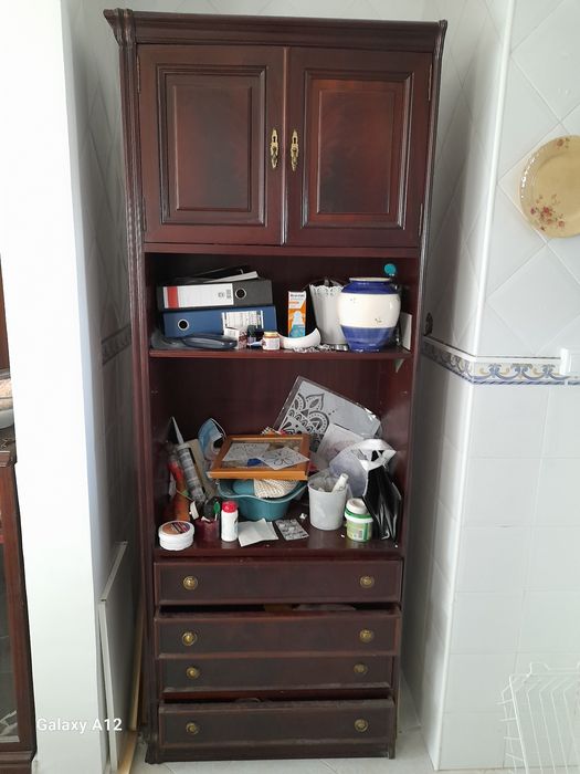 Elemento de prateleiras, e 4 gavetas, e móvel bar