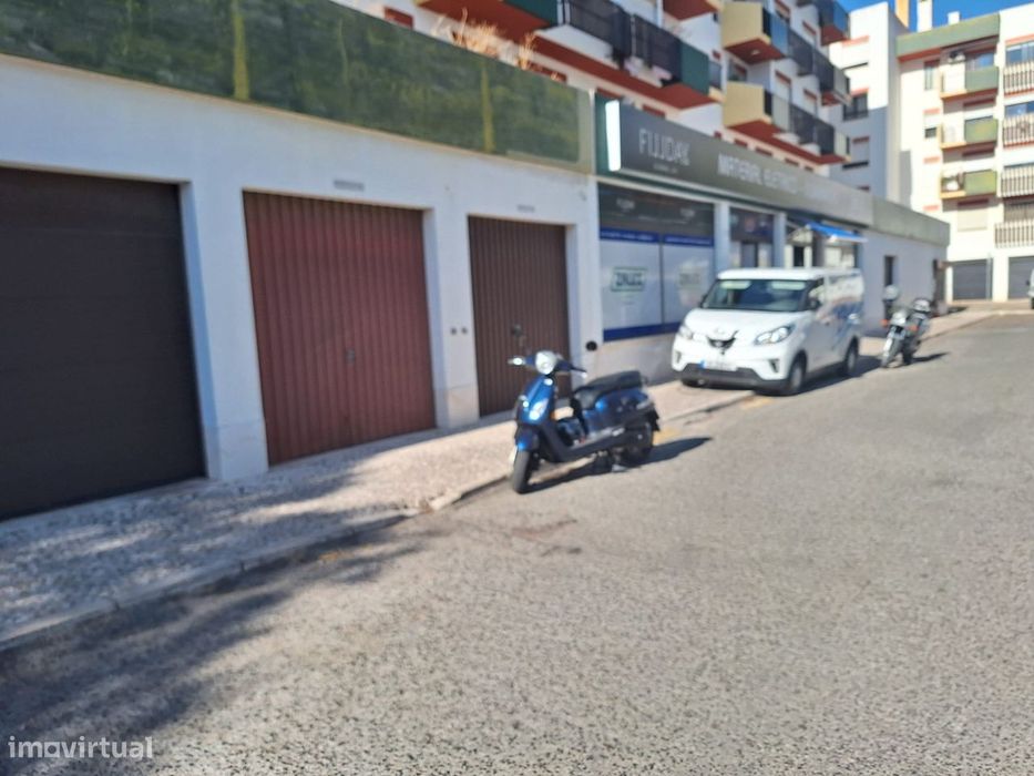 Garagem em Box na Parede - Cascais