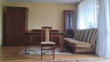 Zestaw mebli salonowych / sofa stół krzesła komoda szafa witryny