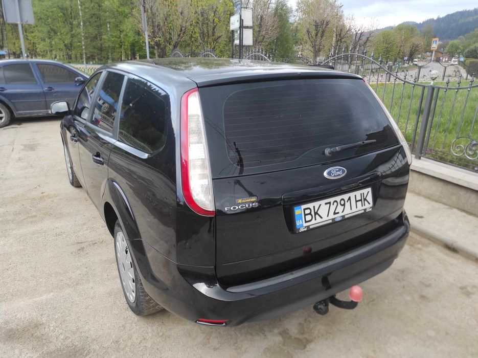 Продаю Ford Focus 2 універсал 1,6 бензин. Хороший стан