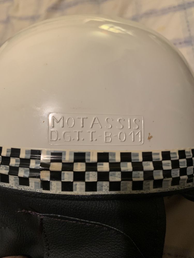 Capacete da famosa marca de relógios HEUER chronograph excelente peça para display dá para moto ou carro sport