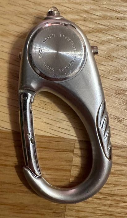 Многофункциональный часы карабин компас