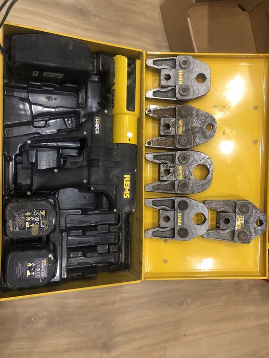 Rems akku-press 14.4V-20A/2022r/5 szt szczek,2 baterie i ładowarka