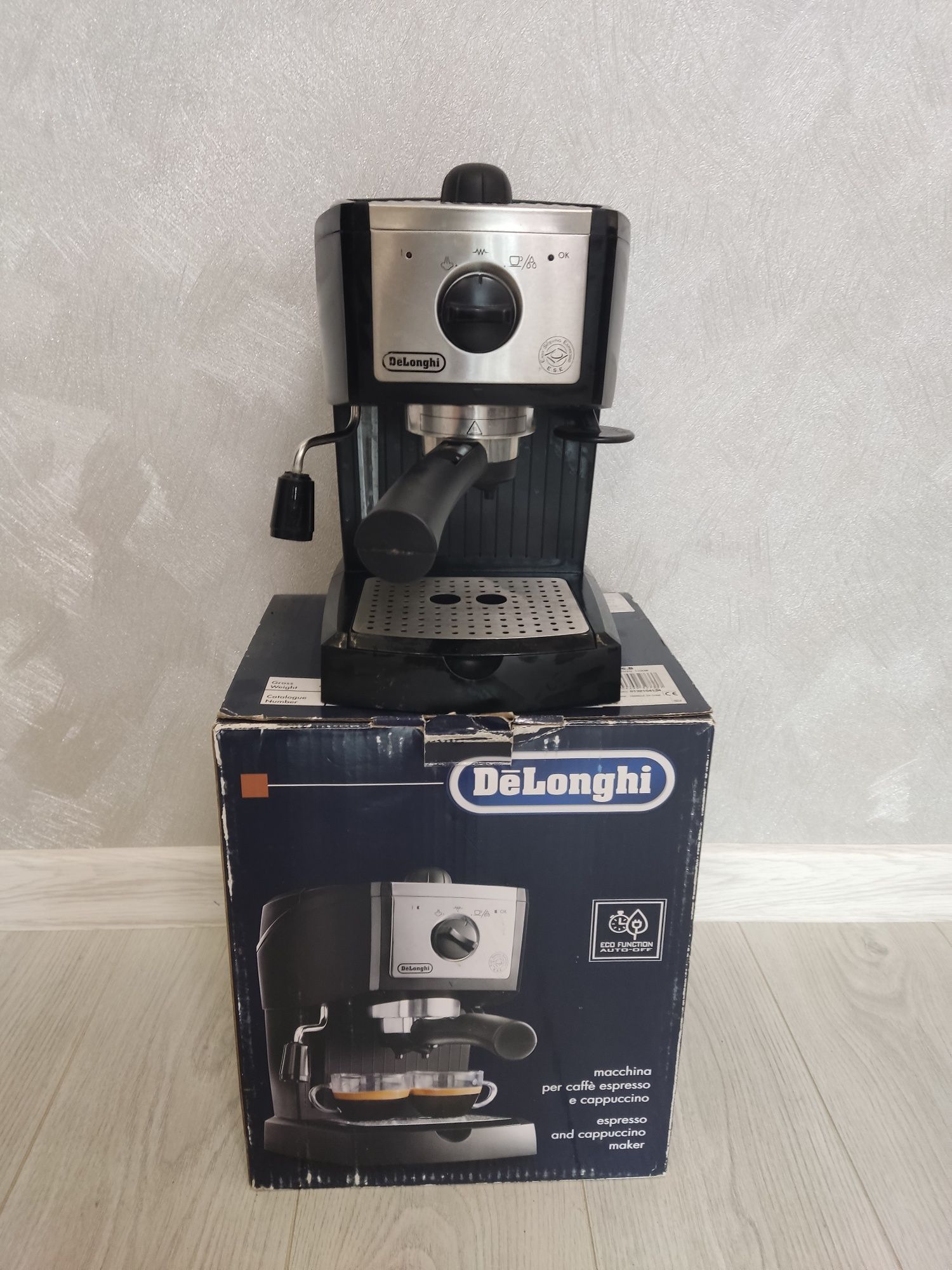 Кофеварка рожковая(холдер) Delongi EC 156 B