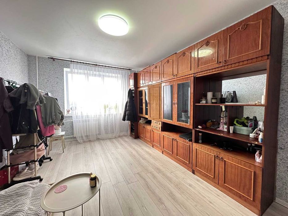 Продаж трикімнатної квартири в Києві, з ремонтом та меблями