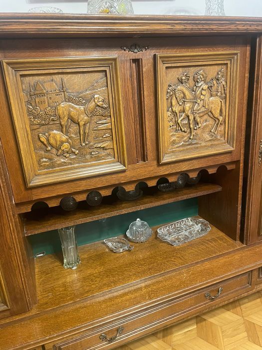 Szafa kredens drewniany wytłaczane motywy polowania