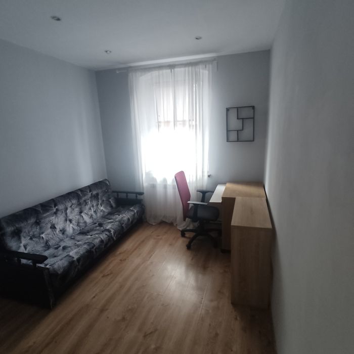 Wynajmę mieszkanie dwupokojowe z kuchnią i przedpokojem