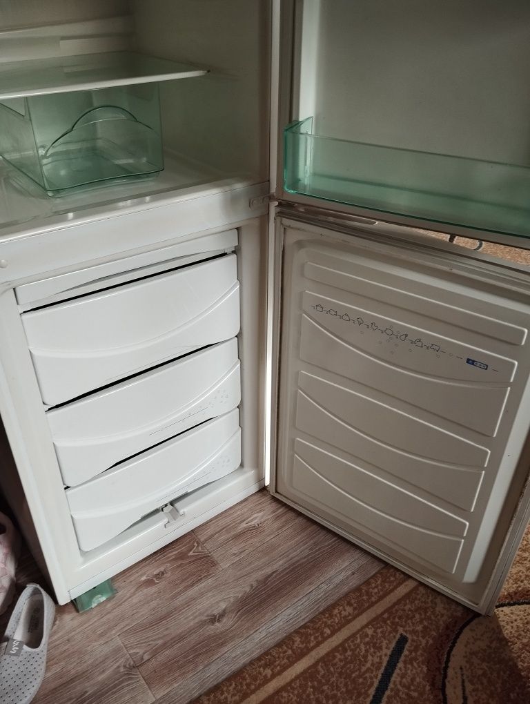 Продам холодильник не в рабочем состоянии